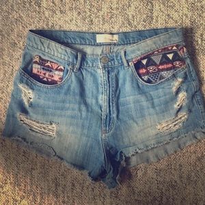 Tribal Booty short